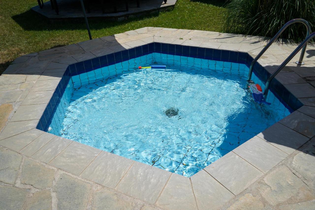 Irida Rooms 'N' Pool Paralía Panteleímonos Eksteriør bilde