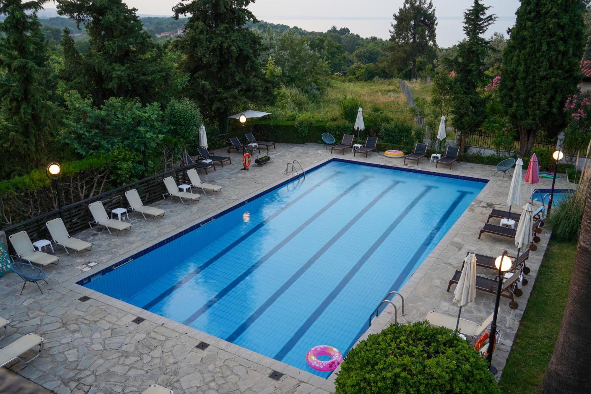 Irida Rooms 'N' Pool Paralía Panteleímonos Eksteriør bilde