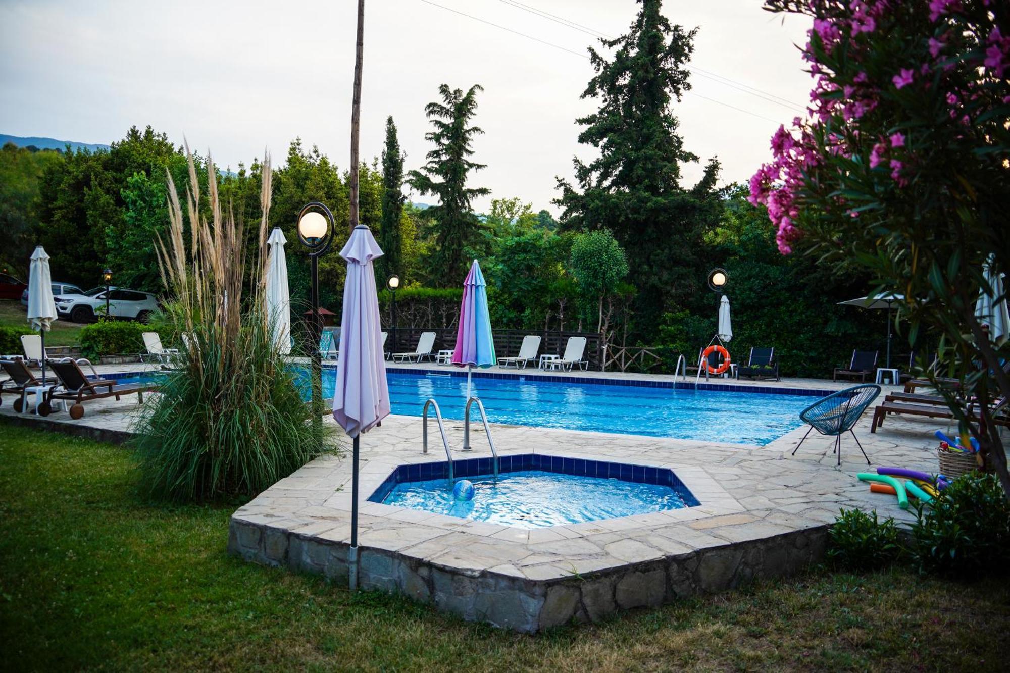 Irida Rooms 'N' Pool Paralía Panteleímonos Eksteriør bilde